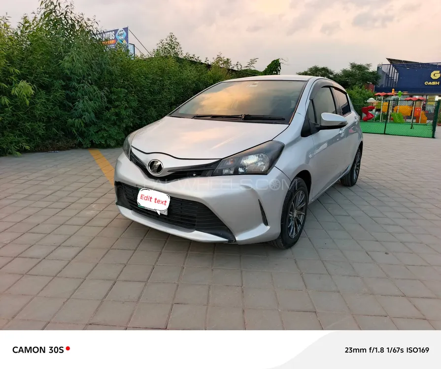Toyota Vitz 2015 for Sale in Islamabad Image-1