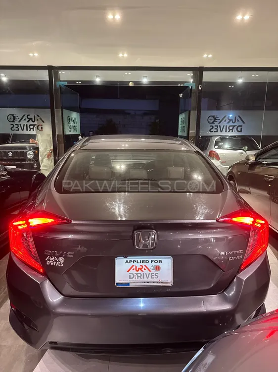 Honda Civic 2018 for Sale in Islamabad Honda Civic 2018 for Sale in Islamabad Image-4
