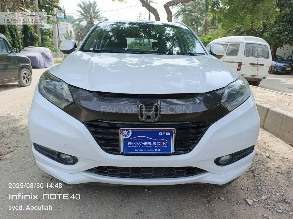 Honda Vezel 2015 for Sale in Karachi Image-1