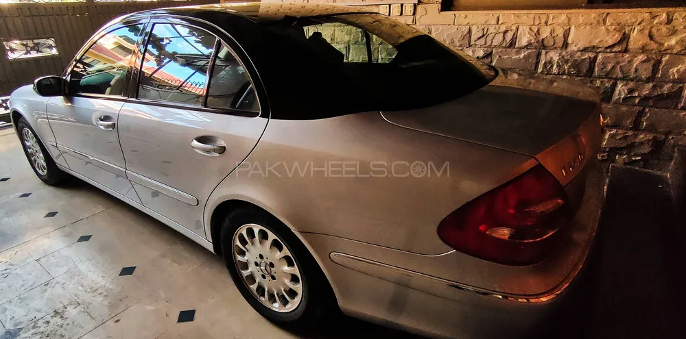 Mercedes Benz E Class 2002 for Sale in Islamabad Image-1