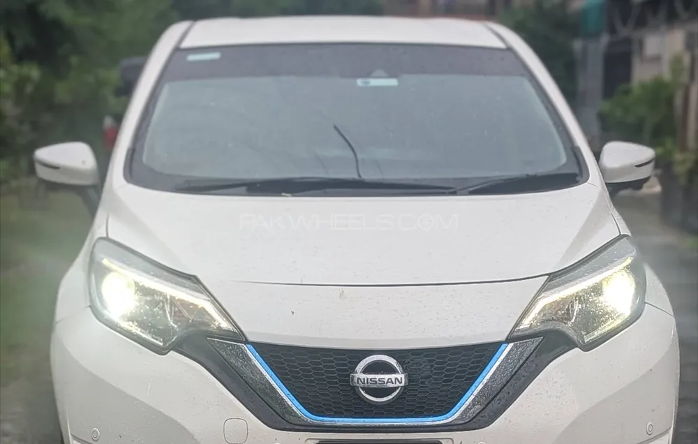 Nissan Note 2017 for Sale in Lahore Image-1