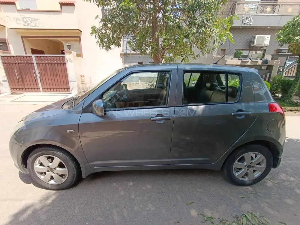 Suzuki Swift 2011 for Sale in Gujranwala Image-1