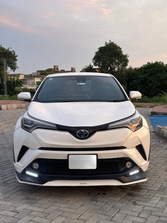 Toyota C-HR 2017 for Sale in Lahore Image-1