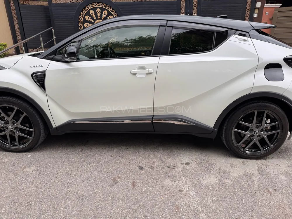 Toyota C-HR 2020 for Sale in Islamabad Image-1