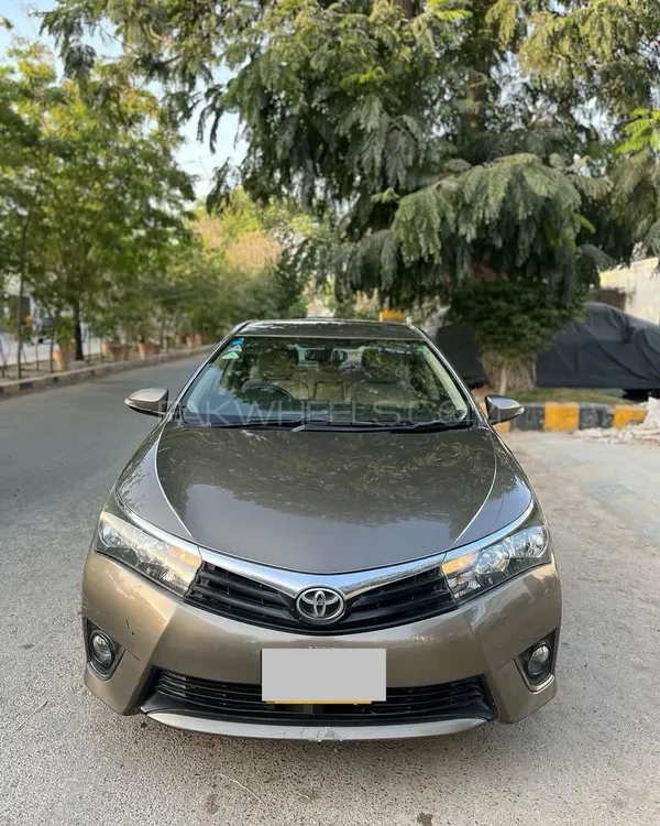 Toyota Corolla 2015 for Sale in Karachi Image-1