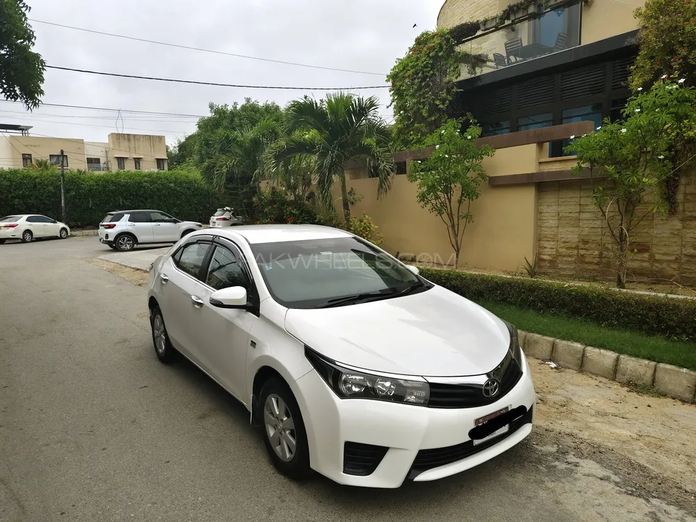 Toyota Corolla 2017 for Sale in Karachi Image-1