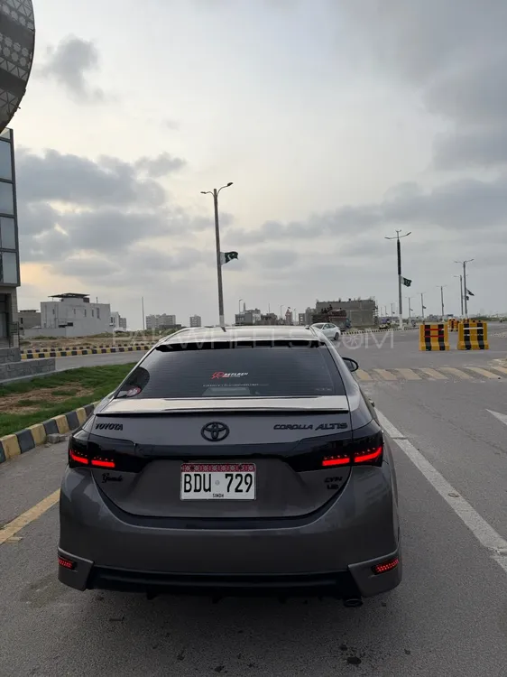 Toyota Corolla 2015 for Sale in Karachi Image-1