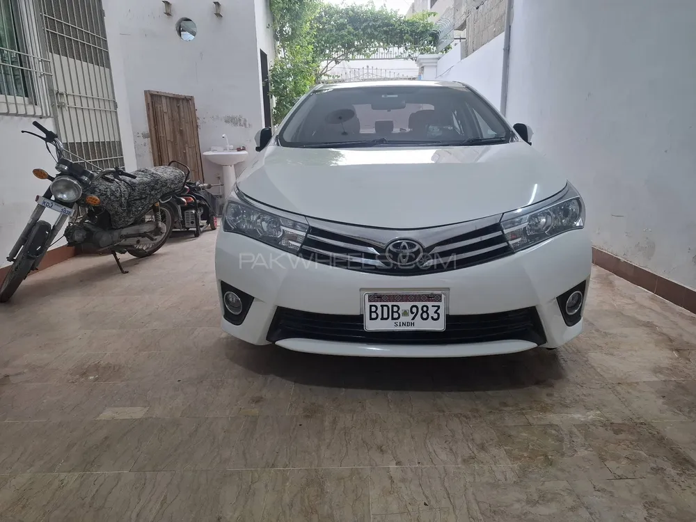 Toyota Corolla 2015 for Sale in Karachi Image-1