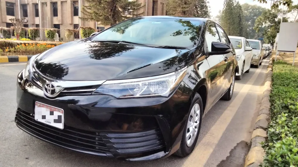 Toyota Corolla 2016 for Sale in Islamabad Image-1