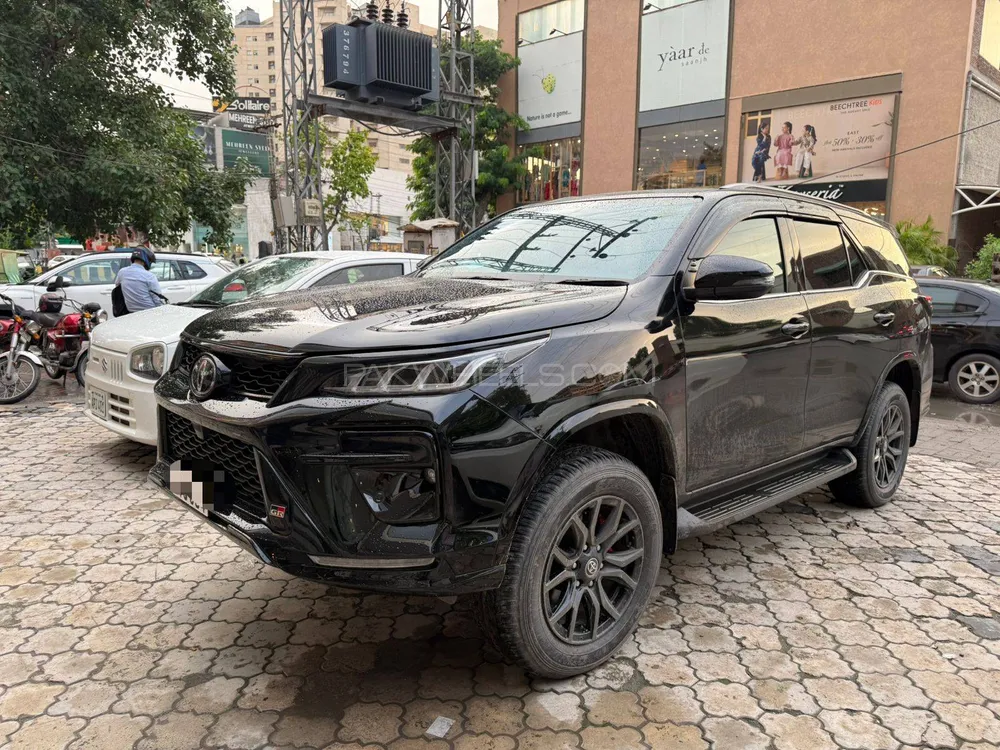 Toyota Fortuner 2025 for Sale in Islamabad Image-1