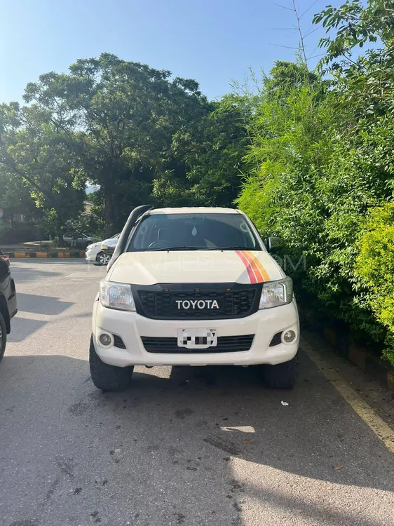 Toyota Hilux 2009 for Sale in Islamabad Image-1