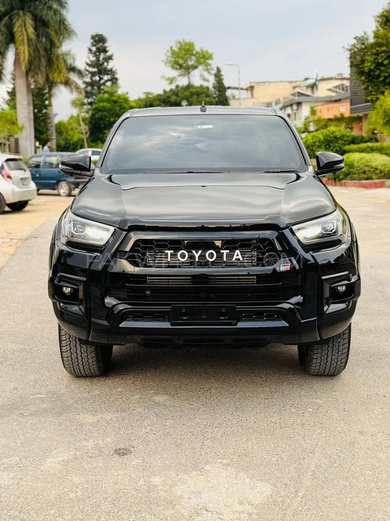 Toyota Hilux 2025 for Sale in Islamabad Image-1
