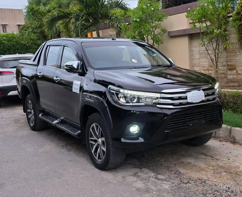 Toyota Hilux 2021 for Sale in Karachi Image-1