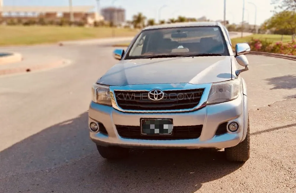 Toyota Hilux 2012 for Sale in Karachi Image-1