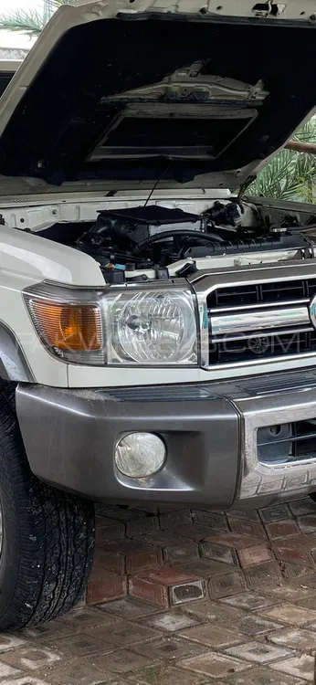 Toyota Land Cruiser 1990 for Sale in Islamabad Image-1