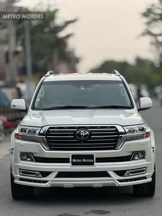 Toyota Land Cruiser 2019 for Sale in Lahore Toyota Land Cruiser 2019 for Sale in Lahore Image-2