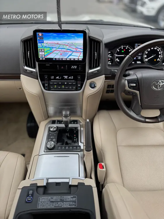 Toyota Land Cruiser 2019 for Sale in Lahore Toyota Land Cruiser 2019 for Sale in Lahore Image-6