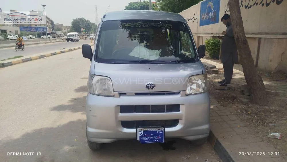 Toyota Pixis Mega 2016 for Sale in Karachi Image-1
