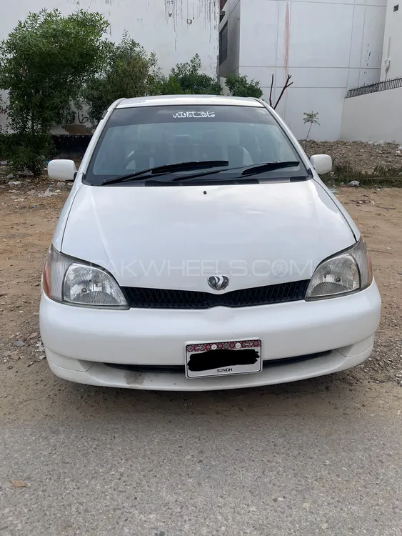 Toyota Platz 2002 for Sale in Karachi Image-1