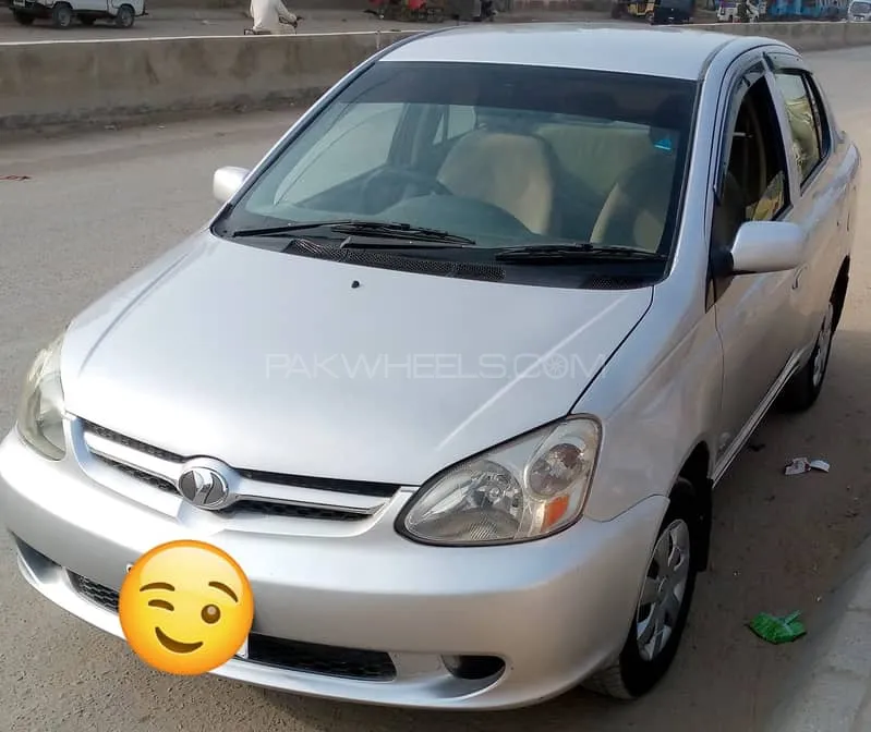 Toyota Platz 2005 for Sale in Karachi Image-1