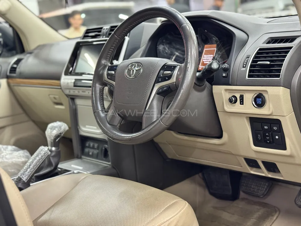 Toyota Prado 2019 for Sale in Peshawar Toyota Prado 2019 for Sale in Peshawar Image-11