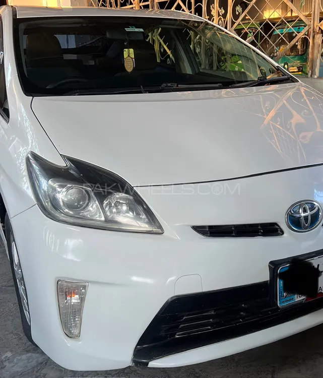 Toyota Prius 2013 for Sale in Peshawar Image-1