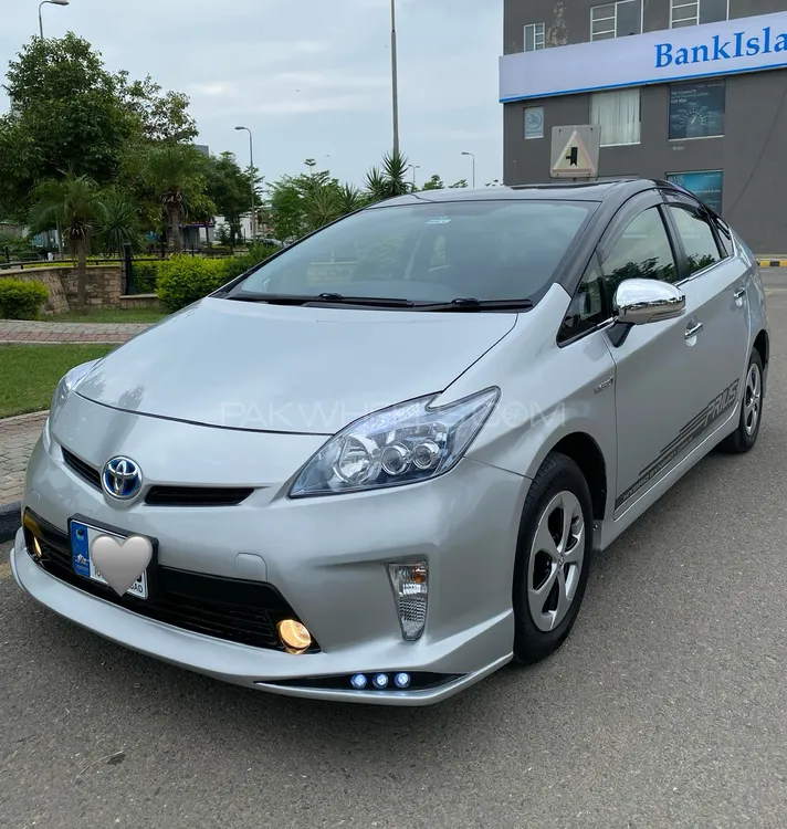 Toyota Prius 2014 for Sale in Lahore Image-1
