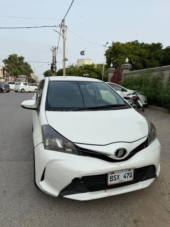 Toyota Vitz 2016 for Sale in Karachi Image-1
