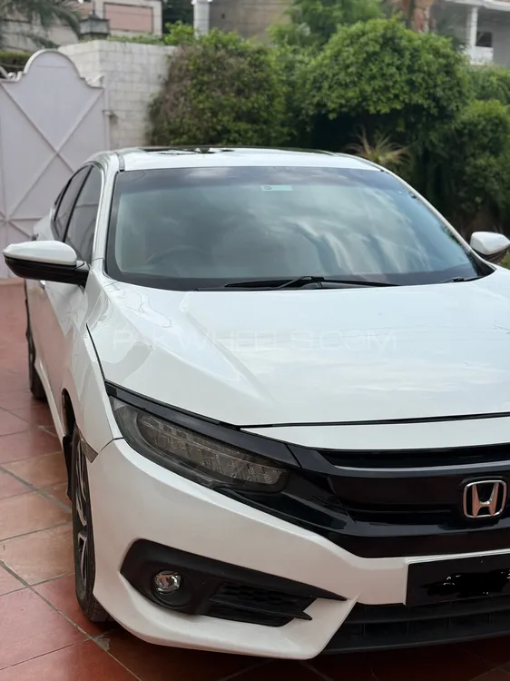 Honda Civic 2016 for Sale in Multan Image-1