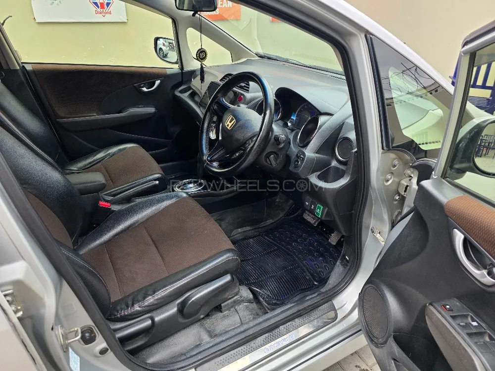 Honda Fit 2012 for Sale in Gujranwala Honda Fit 2012 for Sale in Gujranwala Image-9