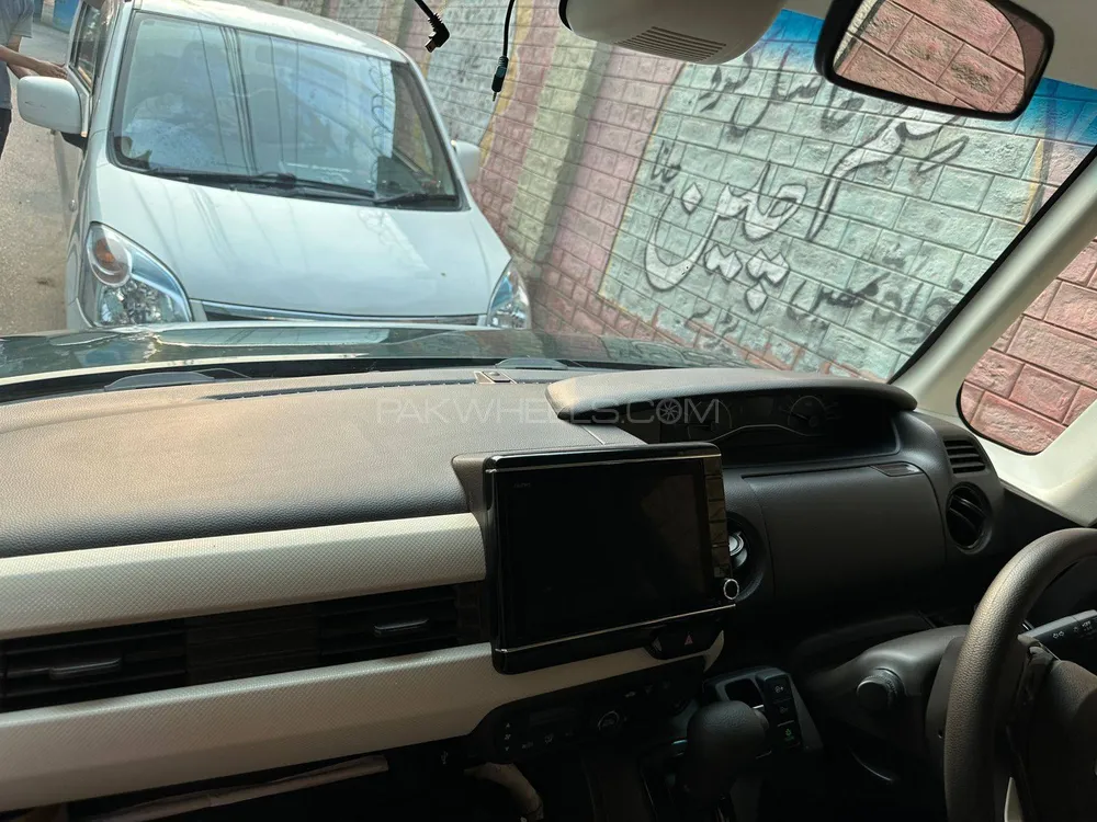 Honda N Box 2022 for Sale in Lahore Honda N Box 2022 for Sale in Lahore Image-8