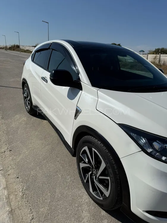 Honda Vezel 2017 for Sale in Islamabad Image-1