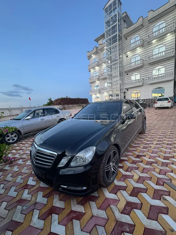 Mercedes Benz E Class 2013 for Sale in Islamabad Image-1