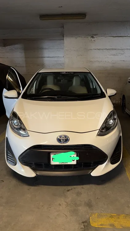 Toyota Aqua 2019 for Sale in Karachi Image-1