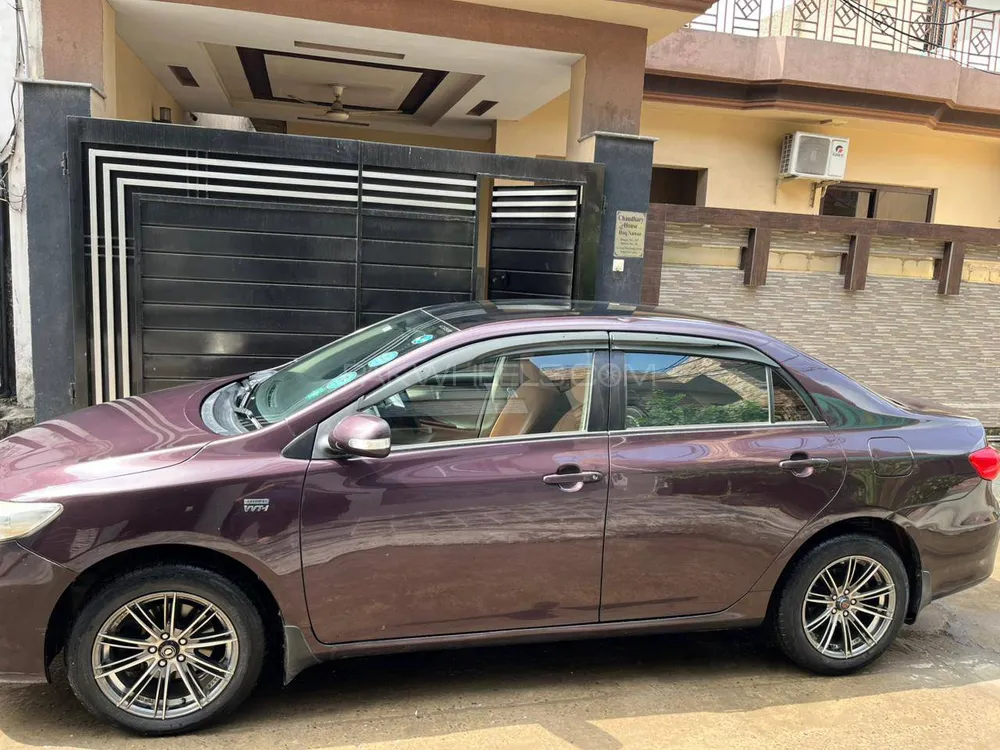 Toyota Corolla 2013 for Sale in Karachi Image-1