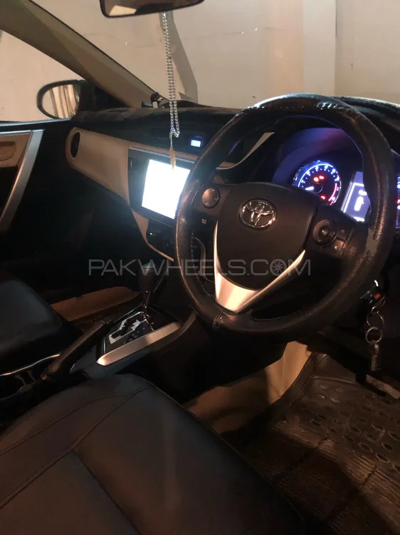 Toyota Corolla 2018 for Sale in Karachi Image-1