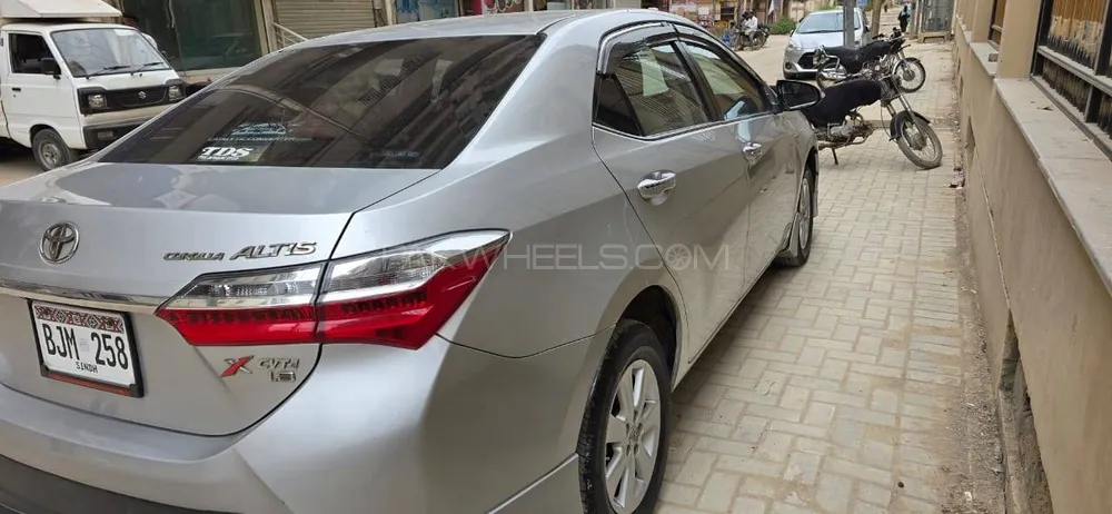 Toyota Corolla 2017 for Sale in Karachi Image-1