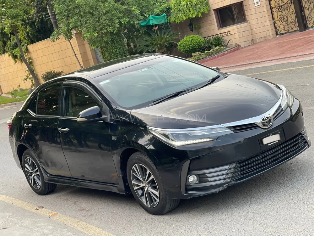 Toyota Corolla 2019 for Sale in Faisalabad Image-1