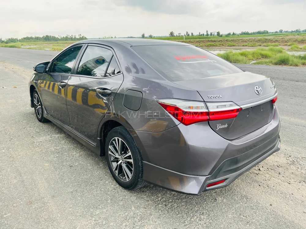Toyota Corolla 2022 for Sale in Chishtian Image-1
