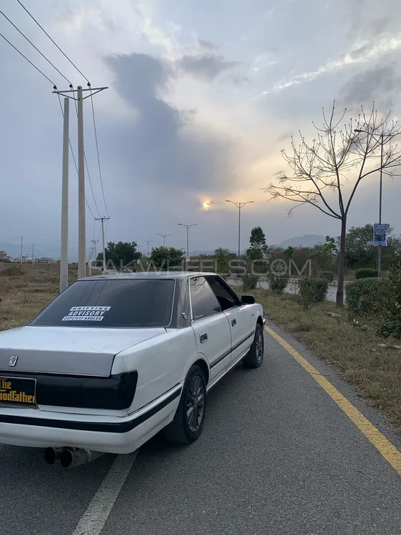 ٹویوٹا کراؤن 1987 for Sale in پشاور ٹویوٹا کراؤن 1987 for Sale in پشاور Image-3