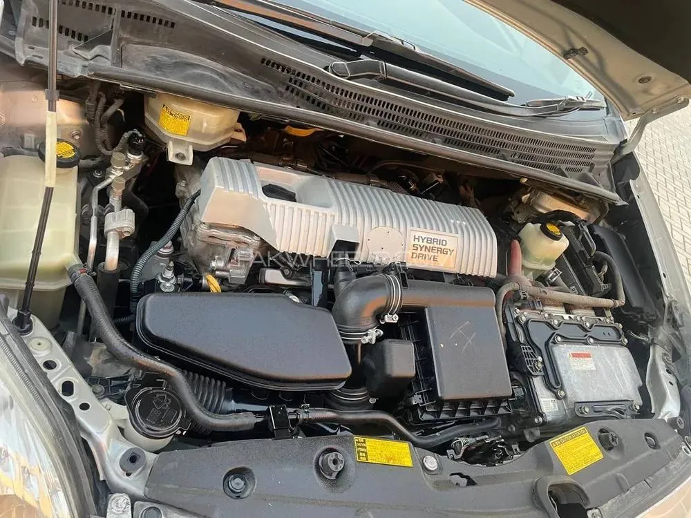 Toyota Prius 2011 for Sale in Islamabad Image-1