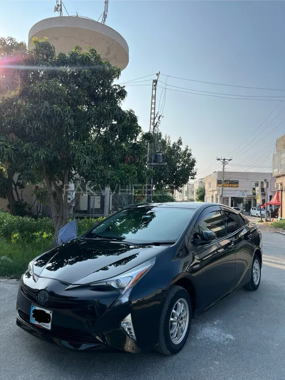 Toyota Prius 2017 for Sale in Multan Image-1