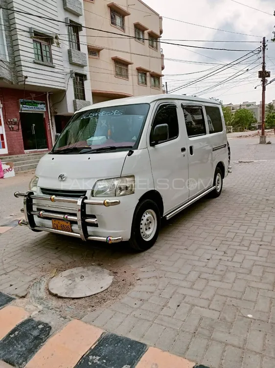 Toyota Town Ace 2010 for Sale in Karachi Image-1