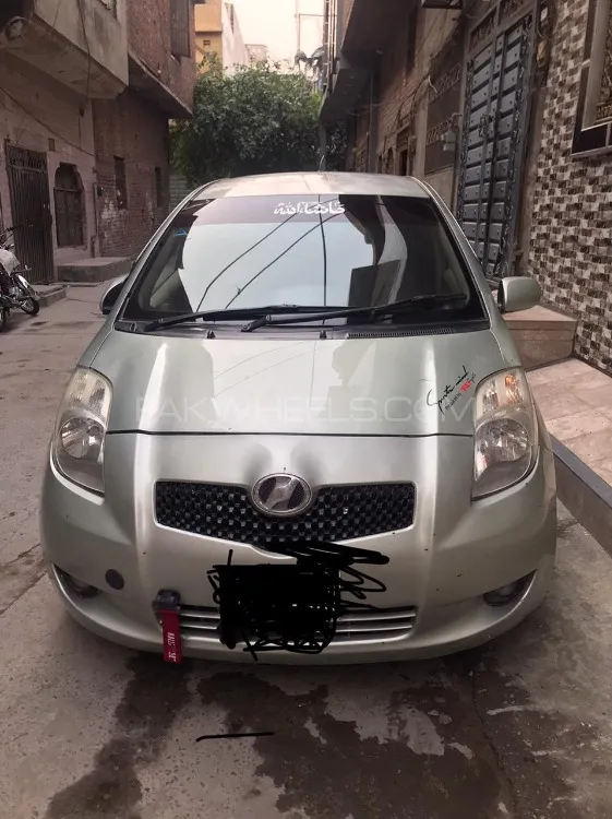 Toyota Vitz 2006 for Sale in Lahore Image-1