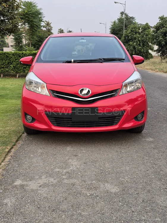 Toyota Vitz 2012 for Sale in Lahore Image-1