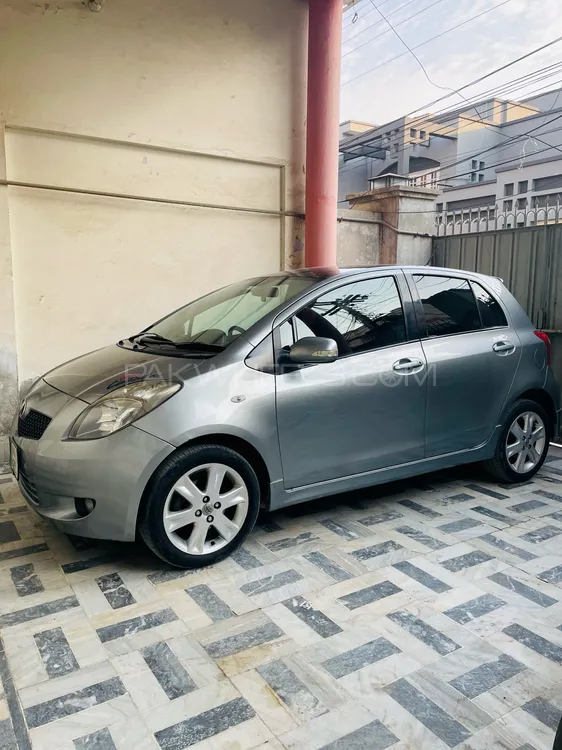 Toyota Vitz 2012 for Sale in Faisalabad Image-1