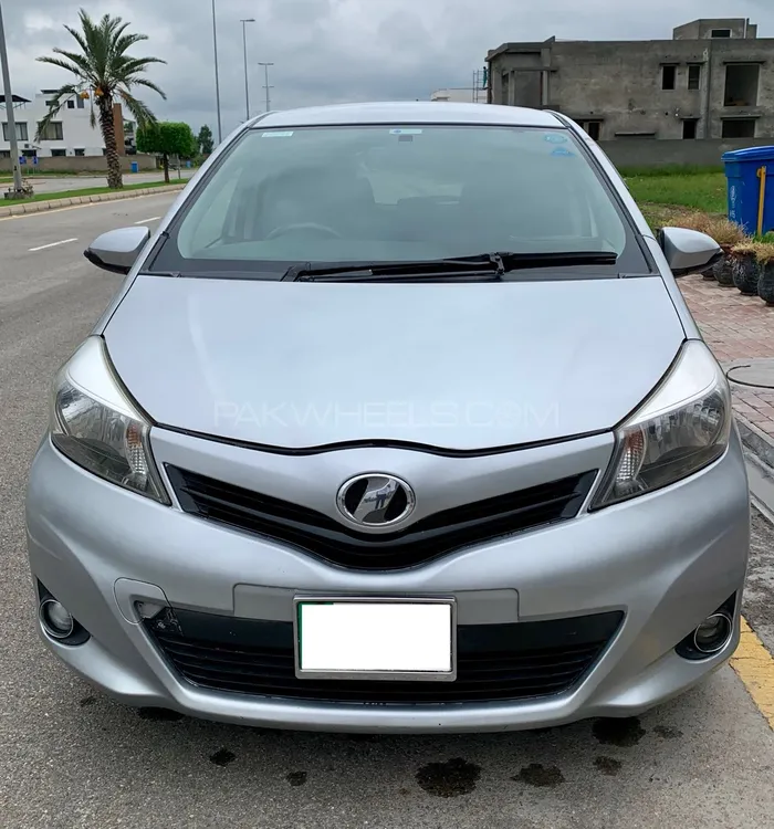 Toyota Vitz 2012 for Sale in Lahore Image-1