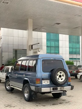 Mitsubishi Pajero Exceed 2.5D 1990