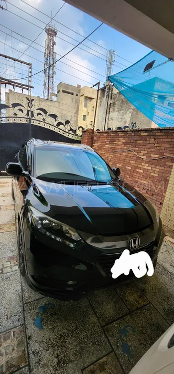 Honda Vezel 2014 for Sale in Lahore Image-1