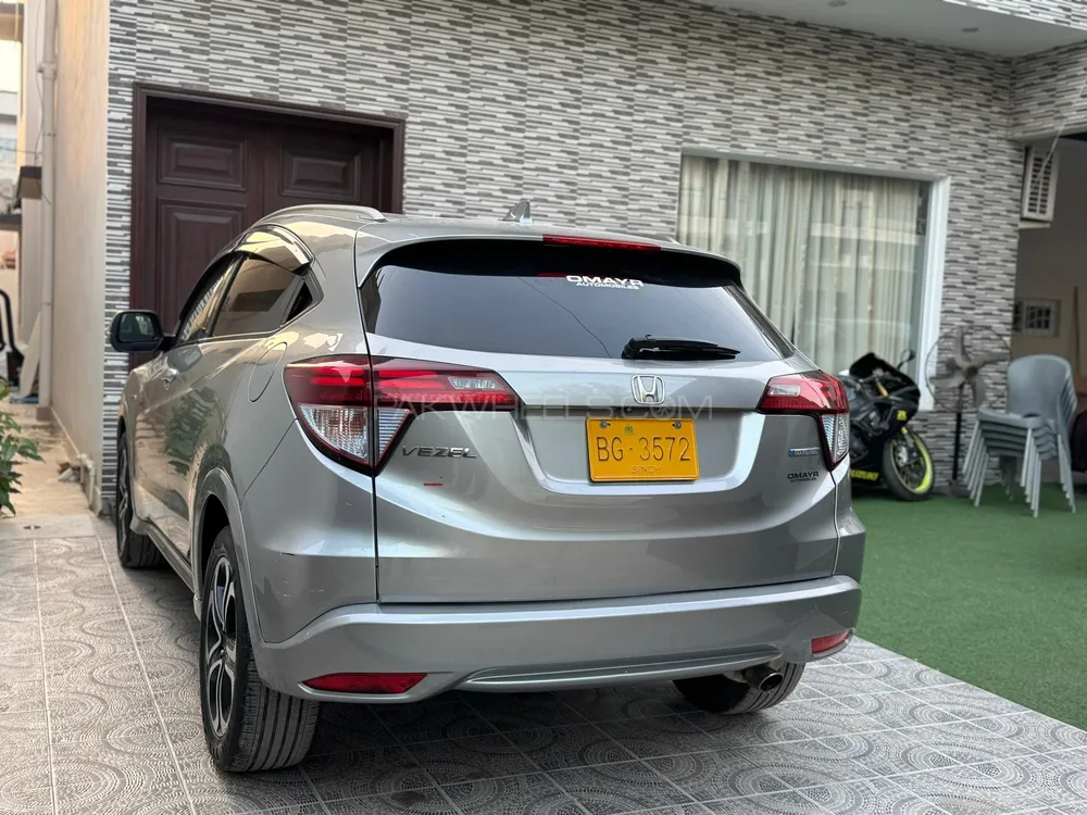 Honda Vezel 2014 for Sale in Karachi Image-1